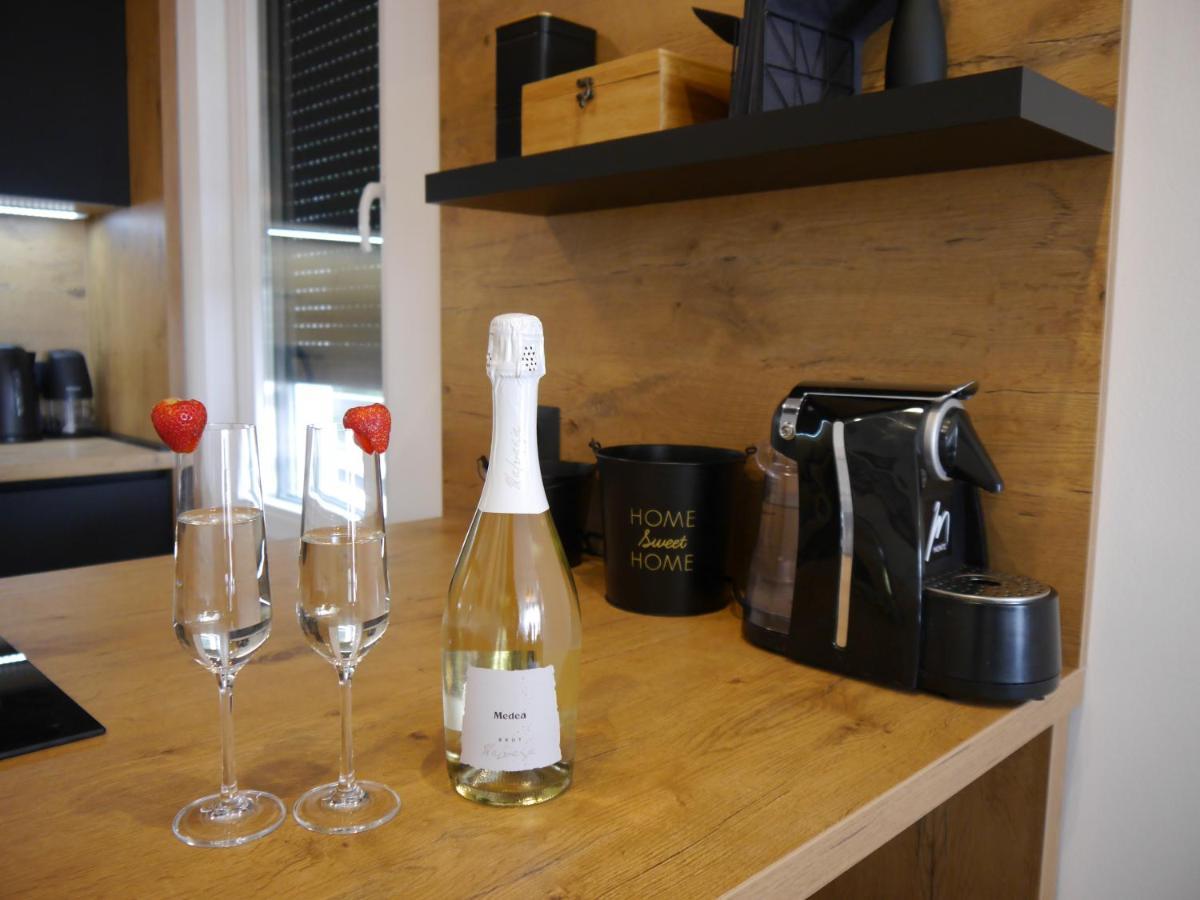 Apartment "Mon Ami" โตรกีร์ ภายนอก รูปภาพ