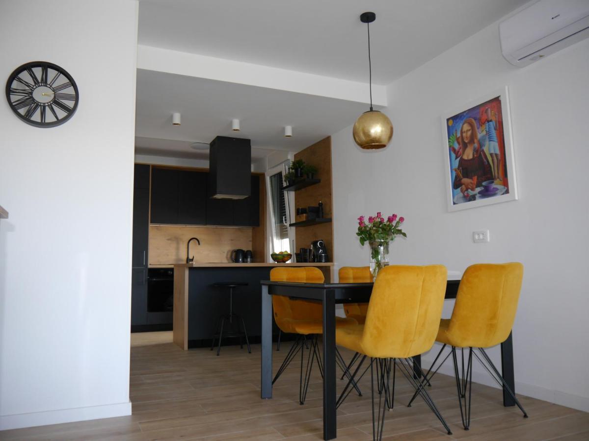 Apartment "Mon Ami" โตรกีร์ ภายนอก รูปภาพ