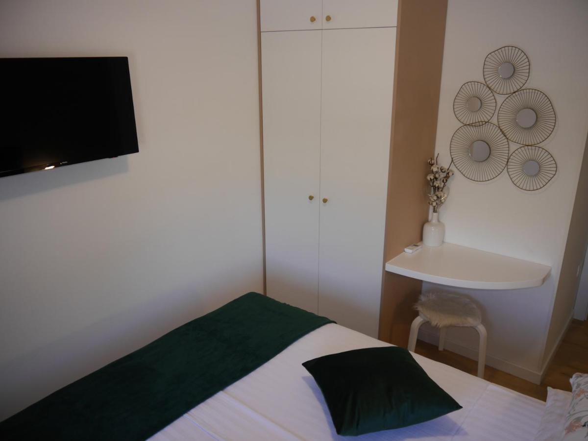 Apartment "Mon Ami" โตรกีร์ ภายนอก รูปภาพ