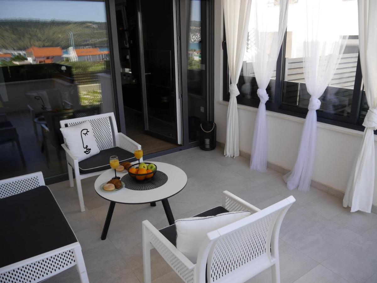 Apartment "Mon Ami" โตรกีร์ ภายนอก รูปภาพ