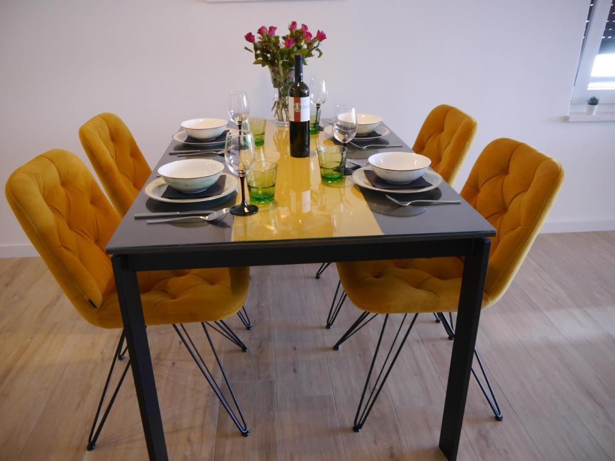 Apartment "Mon Ami" โตรกีร์ ภายนอก รูปภาพ