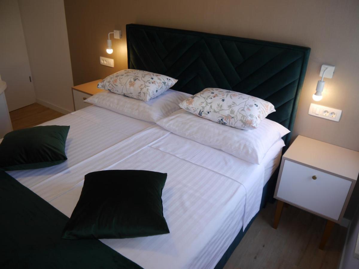 Apartment "Mon Ami" โตรกีร์ ภายนอก รูปภาพ